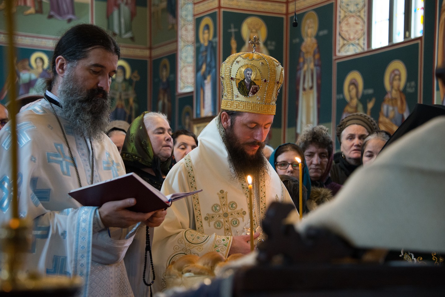 Hram la Sihăstria Putnei: „În momentul în care păcătuim, se face zid între noi și Dumnezeu” Hram la Sihăstria Putnei: „În momentul în care păcătuim, se face zid între noi și Dumnezeu”