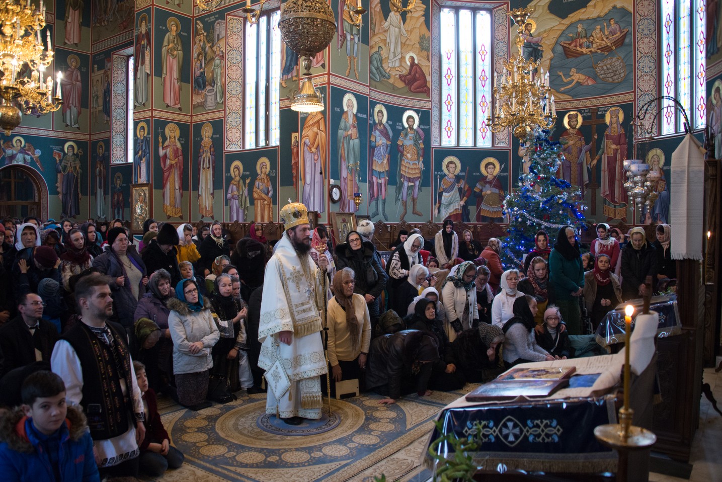 Hram la Sihăstria Putnei: „În momentul în care păcătuim, se face zid între noi și Dumnezeu” Hram la Sihăstria Putnei: „În momentul în care păcătuim, se face zid între noi și Dumnezeu”