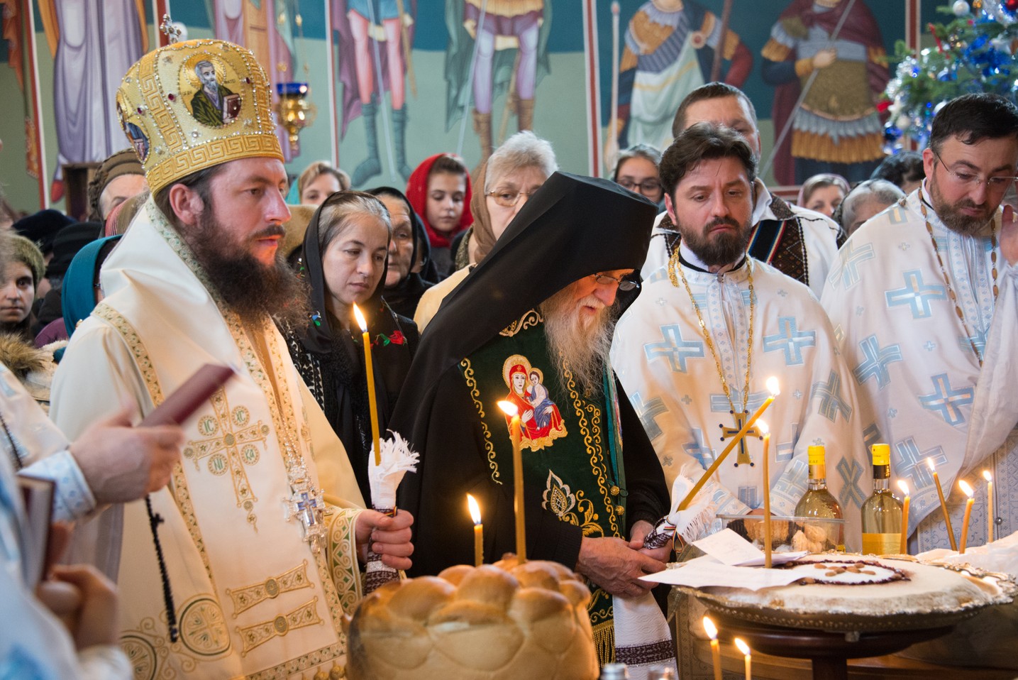 Hram la Sihăstria Putnei: „În momentul în care păcătuim, se face zid între noi și Dumnezeu” Hram la Sihăstria Putnei: „În momentul în care păcătuim, se face zid între noi și Dumnezeu”