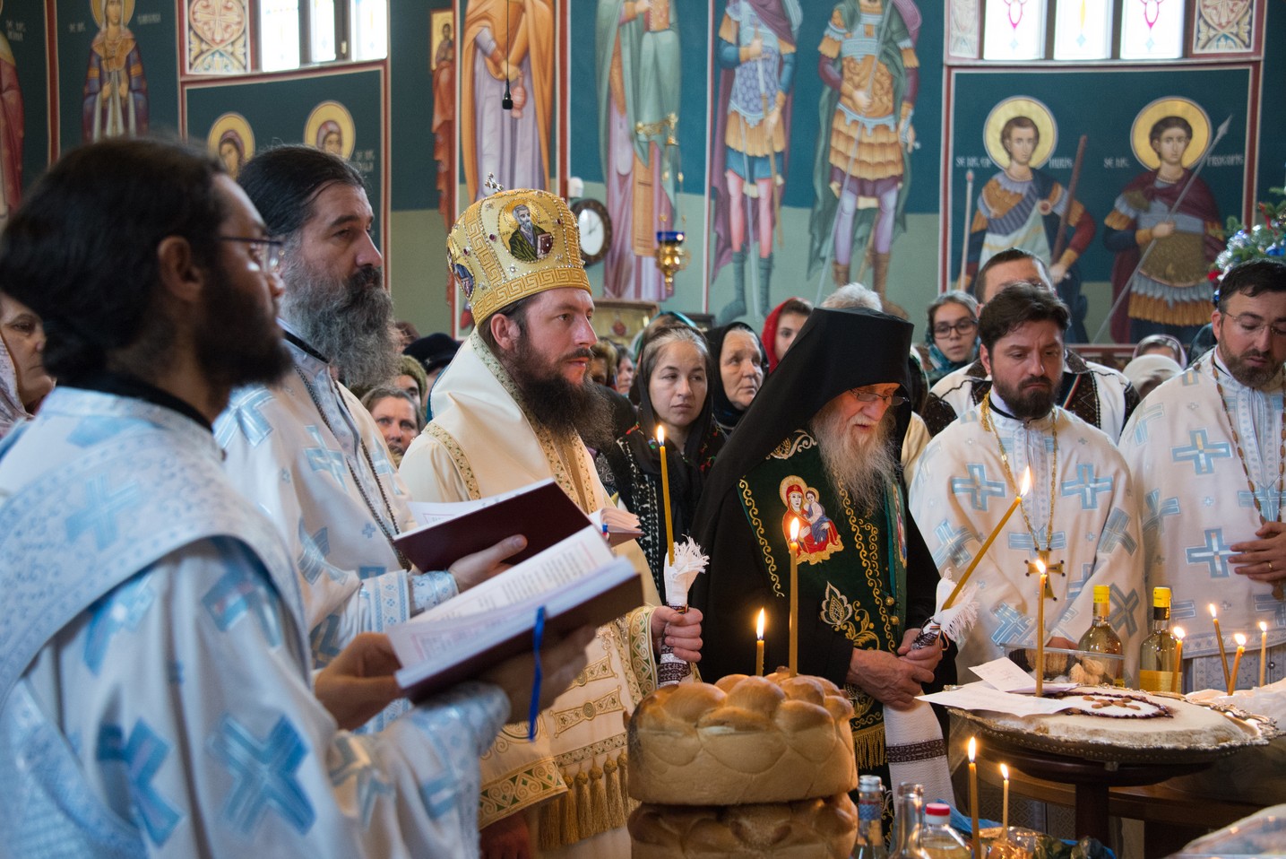 Hram la Sihăstria Putnei: „În momentul în care păcătuim, se face zid între noi și Dumnezeu” Hram la Sihăstria Putnei: „În momentul în care păcătuim, se face zid între noi și Dumnezeu”