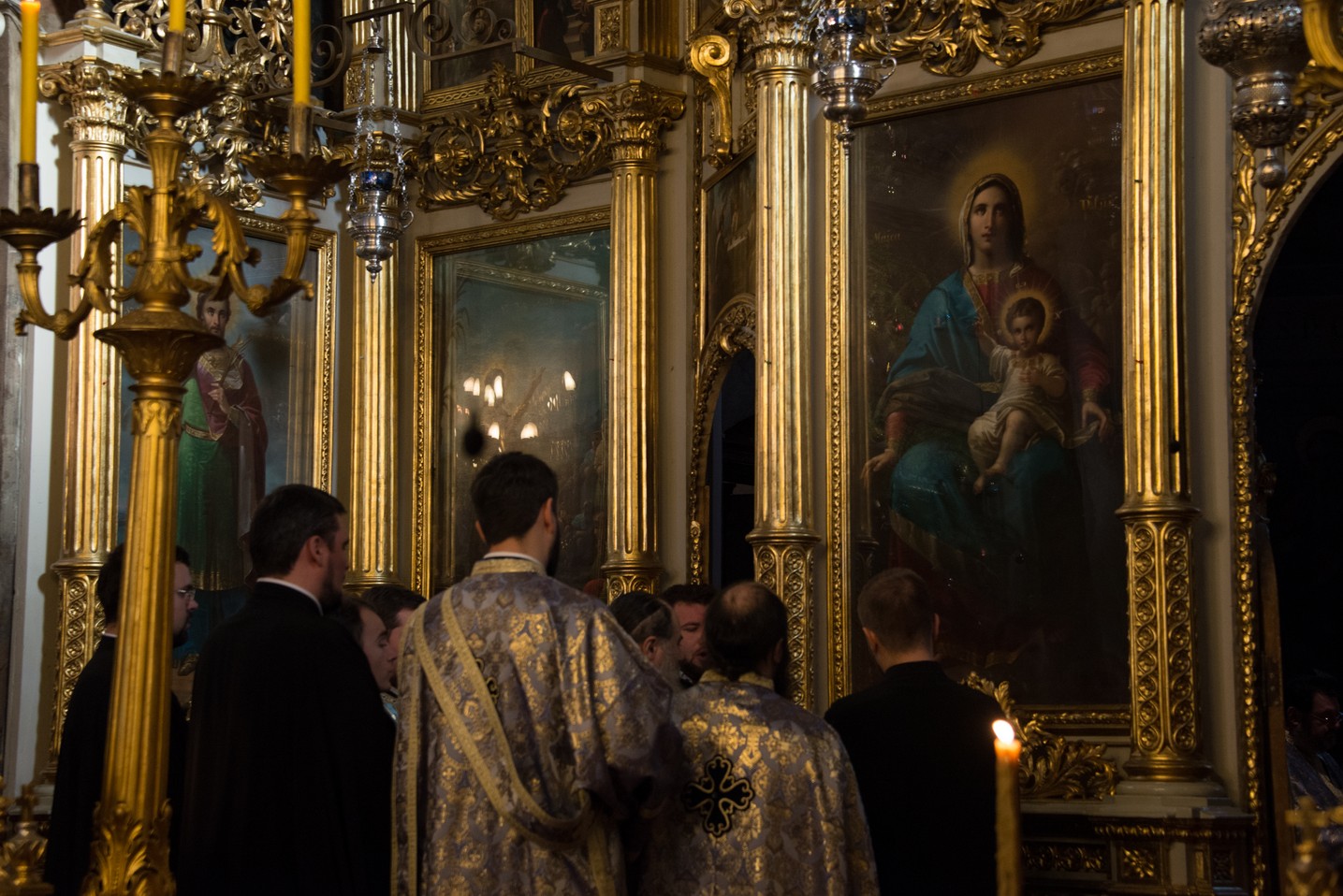 Sfinţirea cea mare a apei la Catedrala Mitropolitană din Iaşi: „Curățește-te, omule, de tot ceea ce ai adunat ca întinăciune și păcat!”