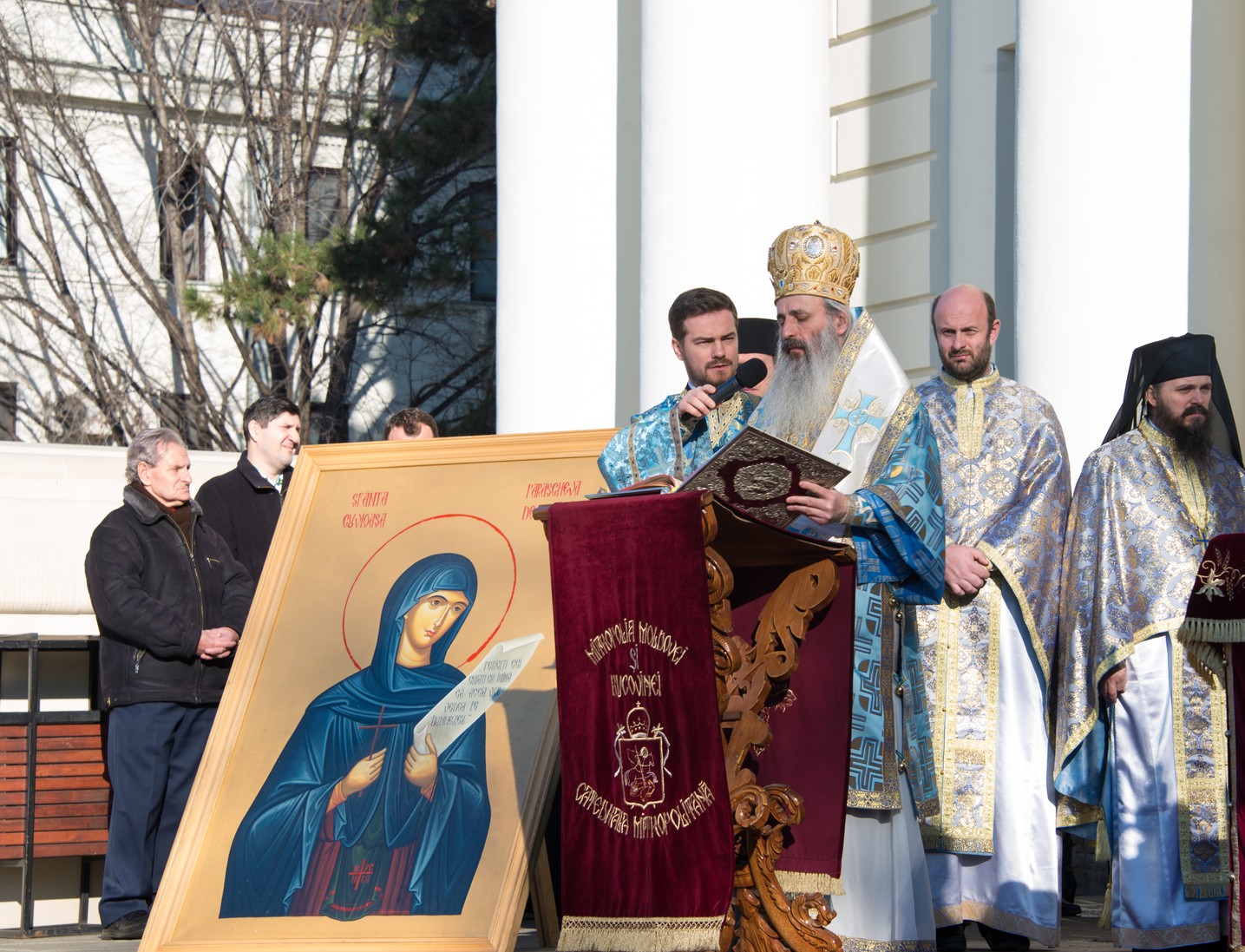 Sfinţirea cea mare a apei la Catedrala Mitropolitană din Iaşi: „Curățește-te, omule, de tot ceea ce ai adunat ca întinăciune și păcat!”