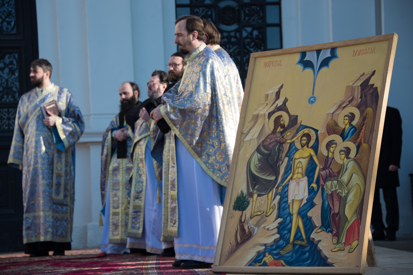 Sfinţirea cea mare a apei la Catedrala Mitropolitană din Iaşi: „Curățește-te, omule, de tot ceea ce ai adunat ca întinăciune și păcat!”