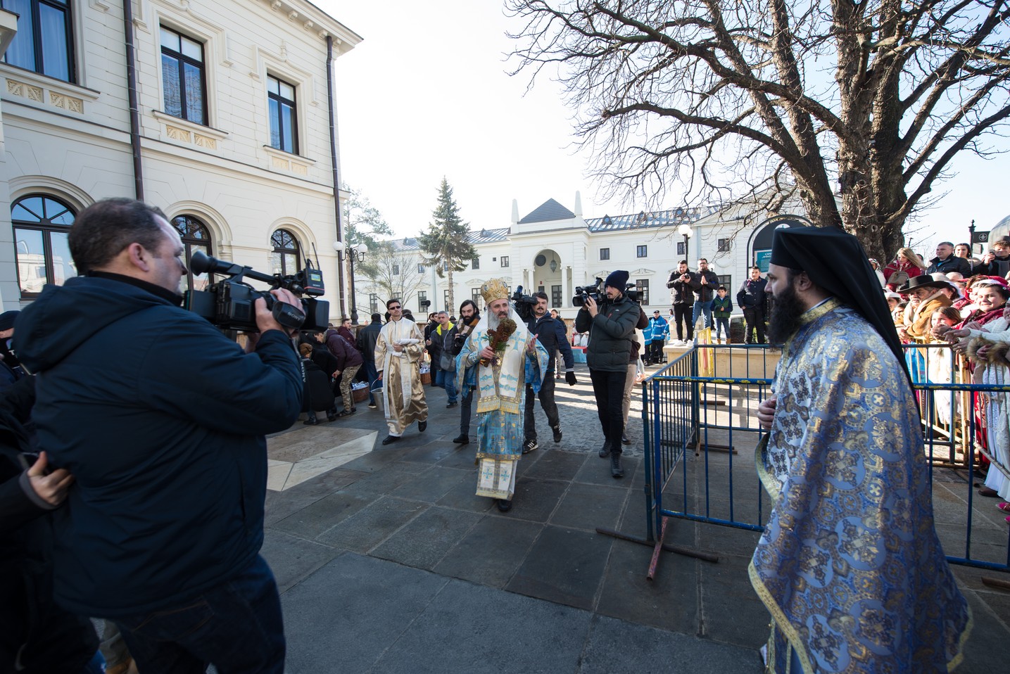 Sfinţirea cea mare a apei la Catedrala Mitropolitană din Iaşi: „Curățește-te, omule, de tot ceea ce ai adunat ca întinăciune și păcat!”