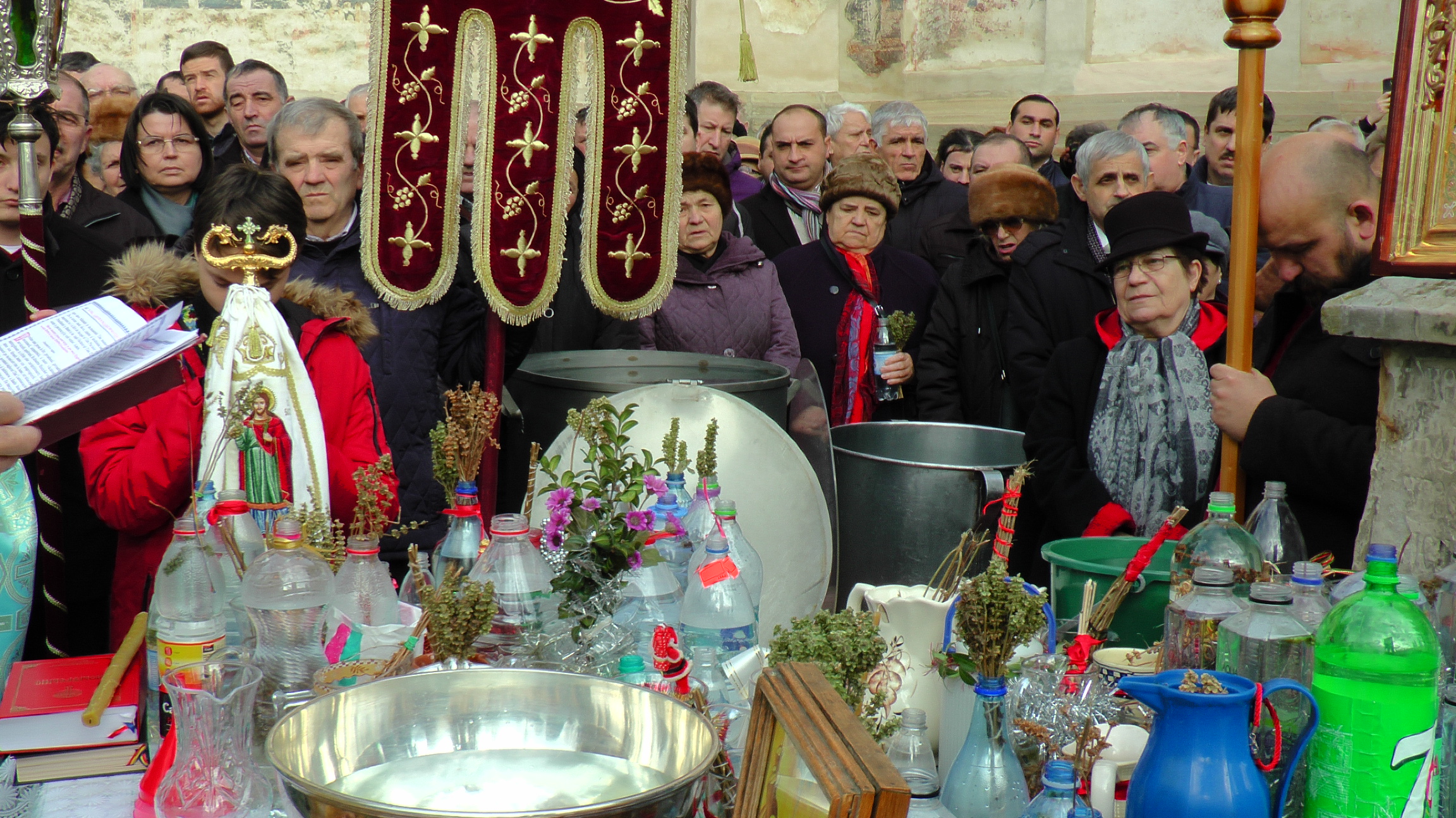 Boboteaza la Suceava: „Apropierea lui Dumnezeu de noi este posibilă numai în măsura în care ne pocăim de greșelile noastre”