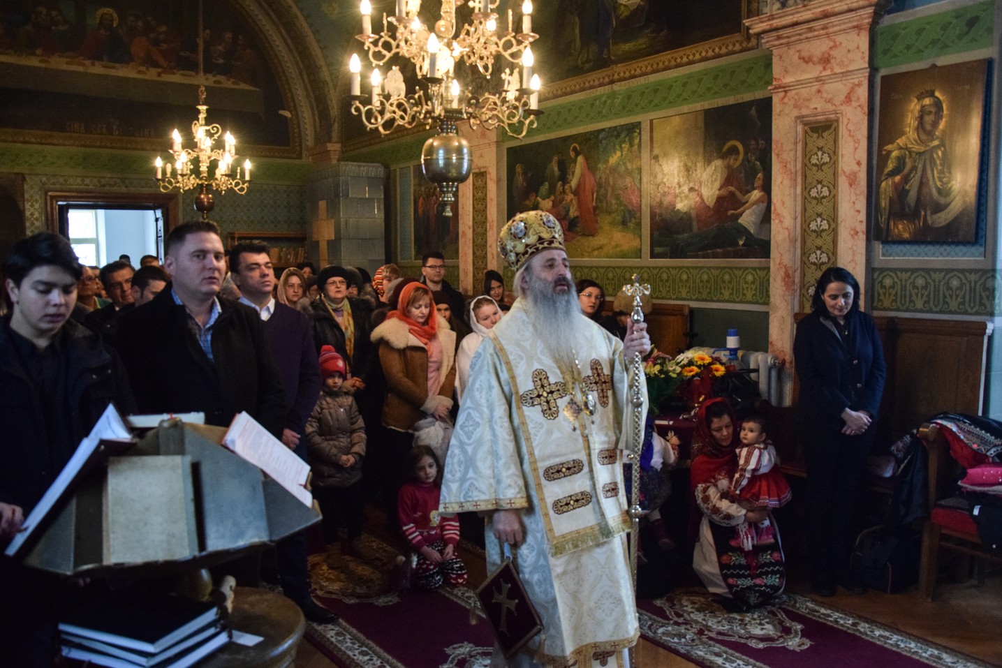 Liturghie săvârșită de IPS Mitropolit Teofan la Secția Pașcanu de la Spitalul Clinic de Pneumoftiziologie din Iaşi