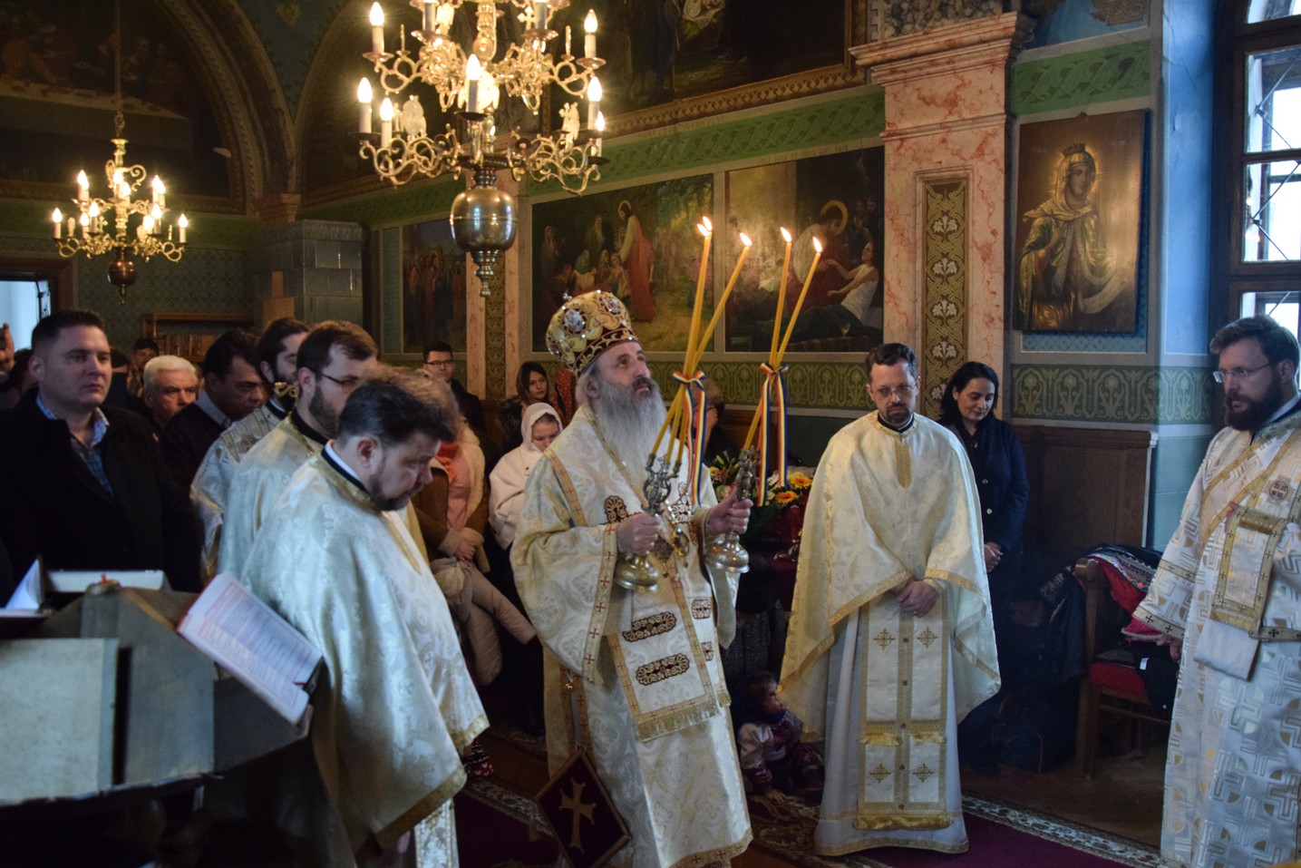 Liturghie săvârșită de IPS Mitropolit Teofan la Secția Pașcanu de la Spitalul Clinic de Pneumoftiziologie din Iaşi