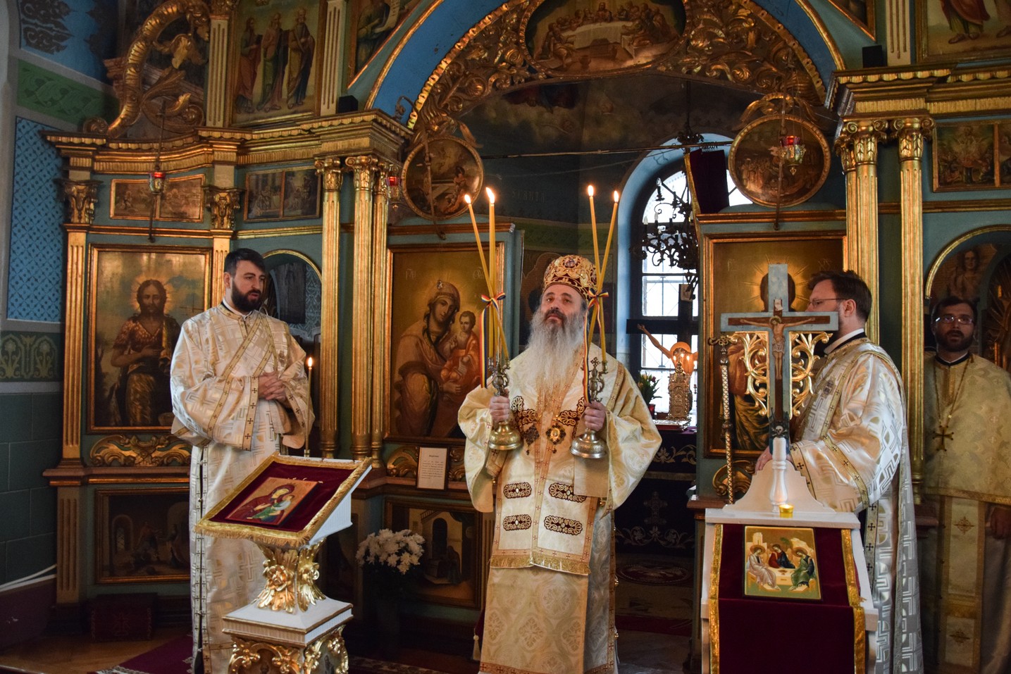 Liturghie săvârșită de IPS Mitropolit Teofan la Secția Pașcanu de la Spitalul Clinic de Pneumoftiziologie din Iaşi