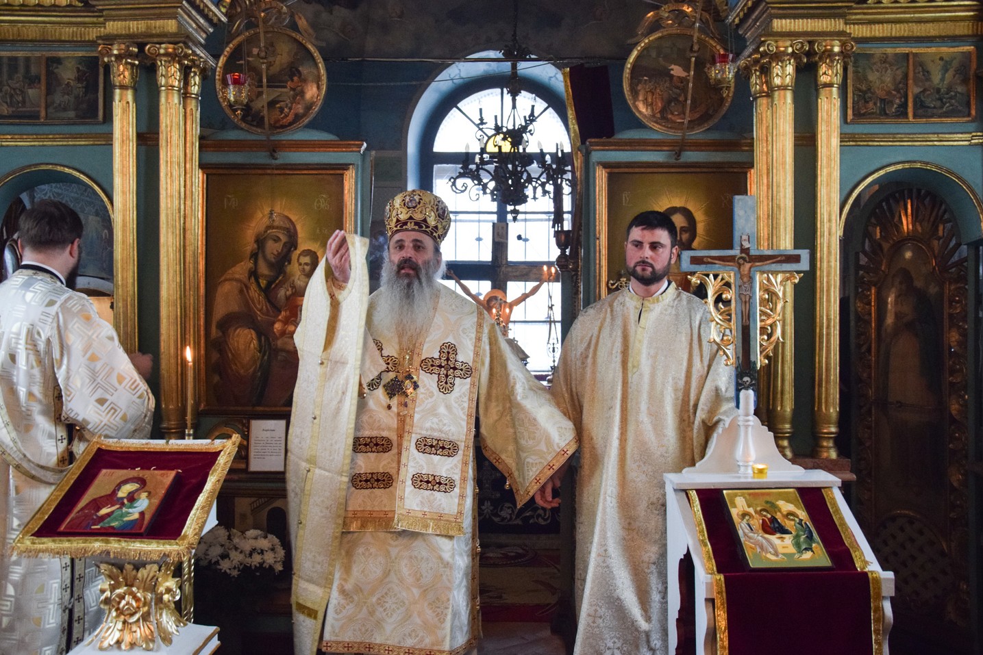 Liturghie săvârșită de IPS Mitropolit Teofan la Secția Pașcanu de la Spitalul Clinic de Pneumoftiziologie din Iaşi