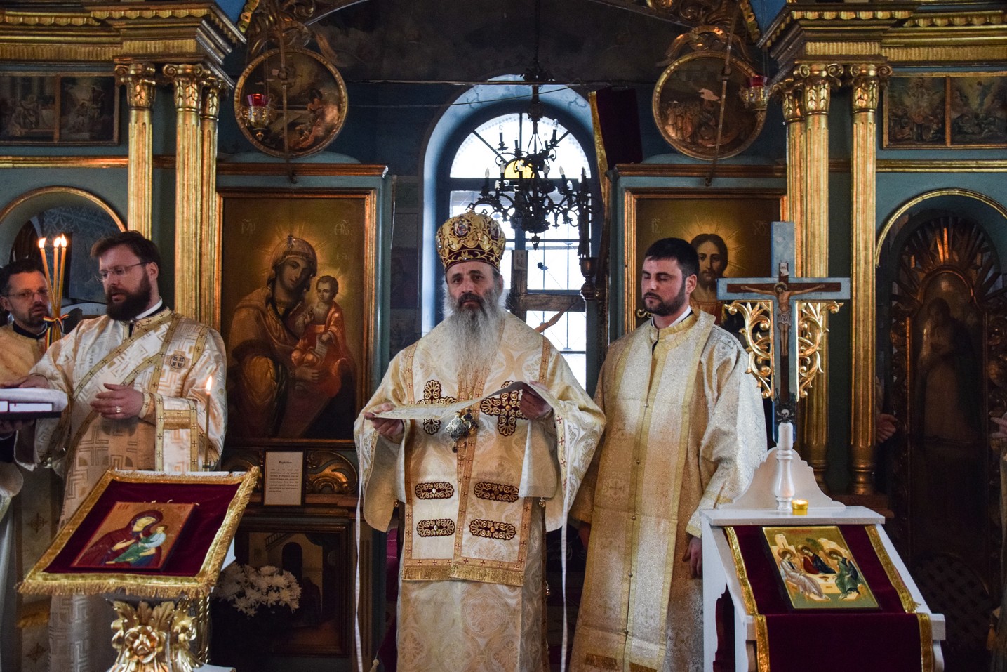 Liturghie săvârșită de IPS Mitropolit Teofan la Secția Pașcanu de la Spitalul Clinic de Pneumoftiziologie din Iaşi