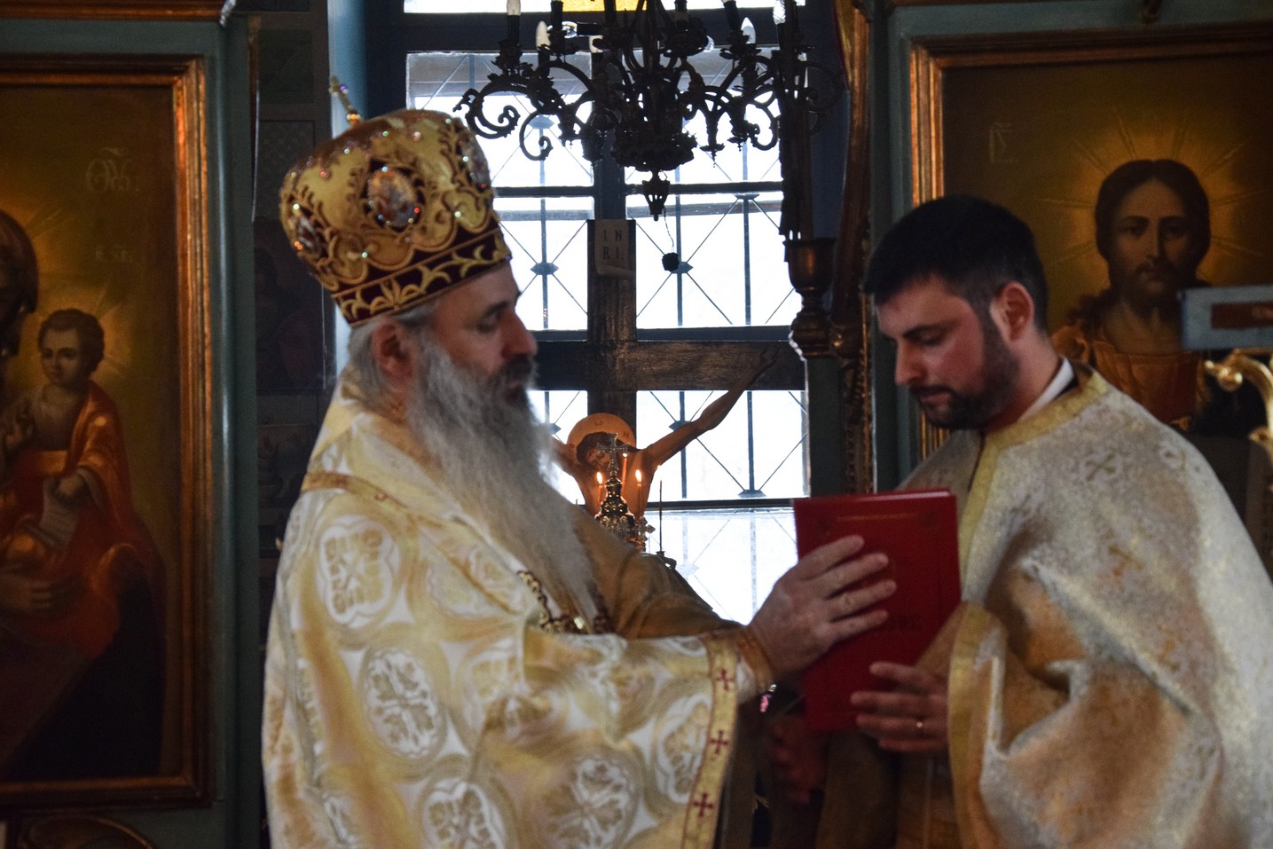 Liturghie săvârșită de IPS Mitropolit Teofan la Secția Pașcanu de la Spitalul Clinic de Pneumoftiziologie din Iaşi