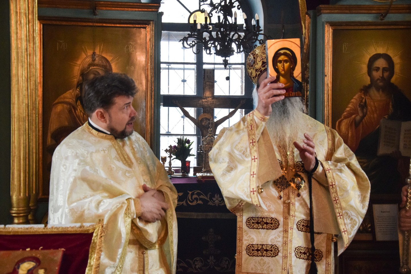 Liturghie săvârșită de IPS Mitropolit Teofan la Secția Pașcanu de la Spitalul Clinic de Pneumoftiziologie din Iaşi