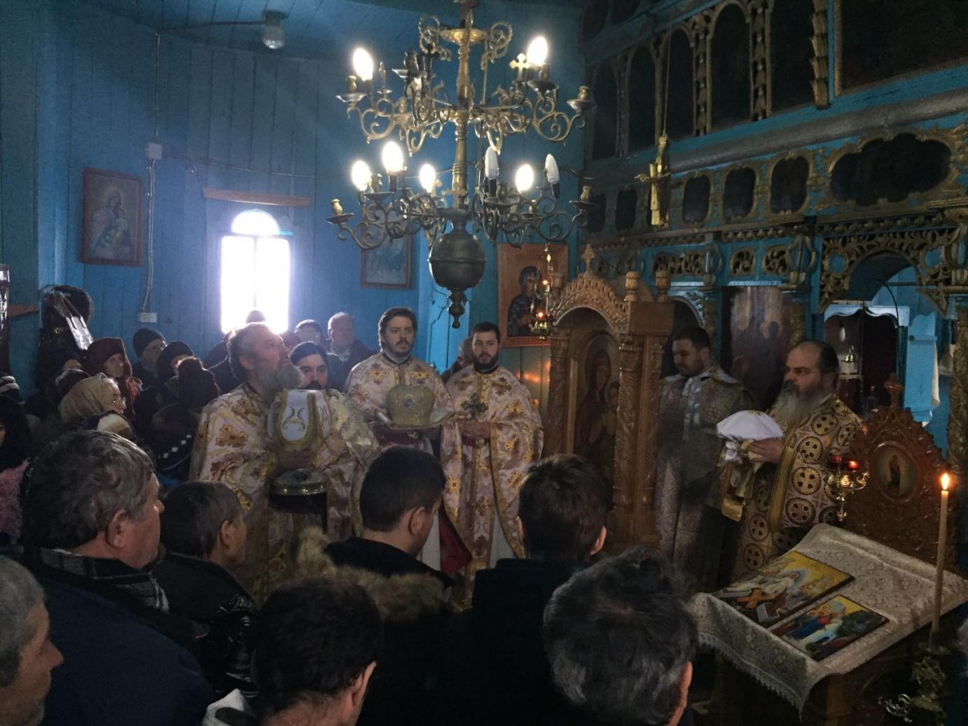 Slujbe arhiereşti în protopopiatele Bacău şi Vaslui