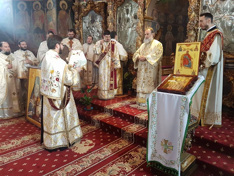 Liturghie arhierească la catedrala din Roman
