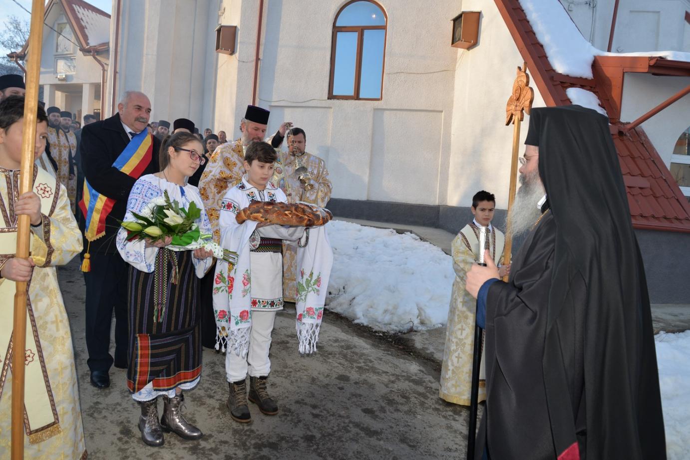 PS Ignatie a slujit Vecernia în Parohia Codăieşti