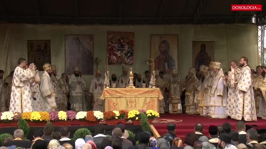 (Video) Întronizarea PS Ignatie ca Episcop al Hușilor, Sfânta şi Dumnezeiasca Liturghie - Catedrala Episcopală din Huși, Duminică, 22 octombrie 2017