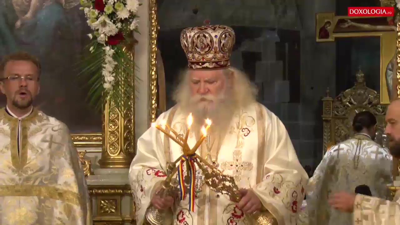 (Video) Sfânta și Dumnezeiască Liturghie de la Catedrala Mitropolitană din Iași, săvârșită de PS Calinic Botoșăneanul, 13 octombrie 2017