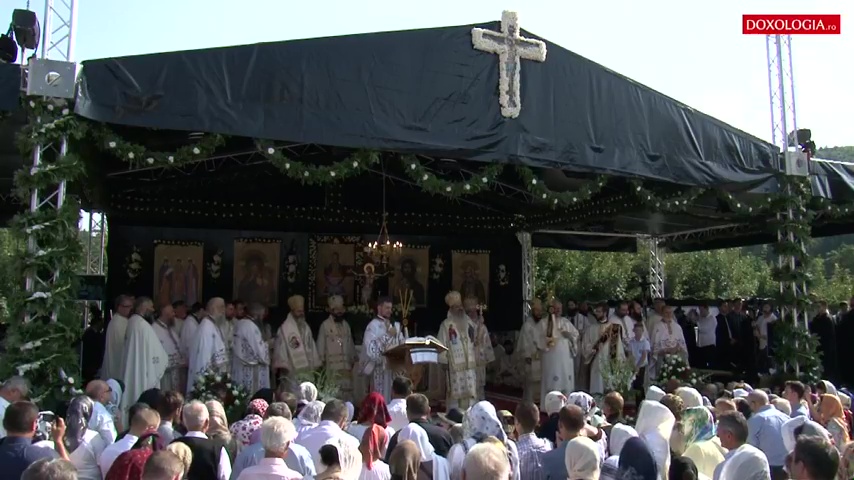 (Video) Mănăstirea Sihăstria Putnei - Slujba de Sfințire a bisericii și Sfânta Liturghie - Partea I, 27 august 2017
