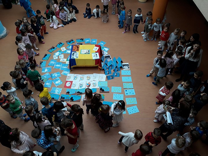 Ziua lui Eminescu, sărbătorită şi la Şcoala Primară „Sfântul Ioan cel Nou de la Suceava” Ziua lui Eminescu, sărbătorită şi la Şcoala Primară „Sfântul Ioan cel Nou de la Suceava”