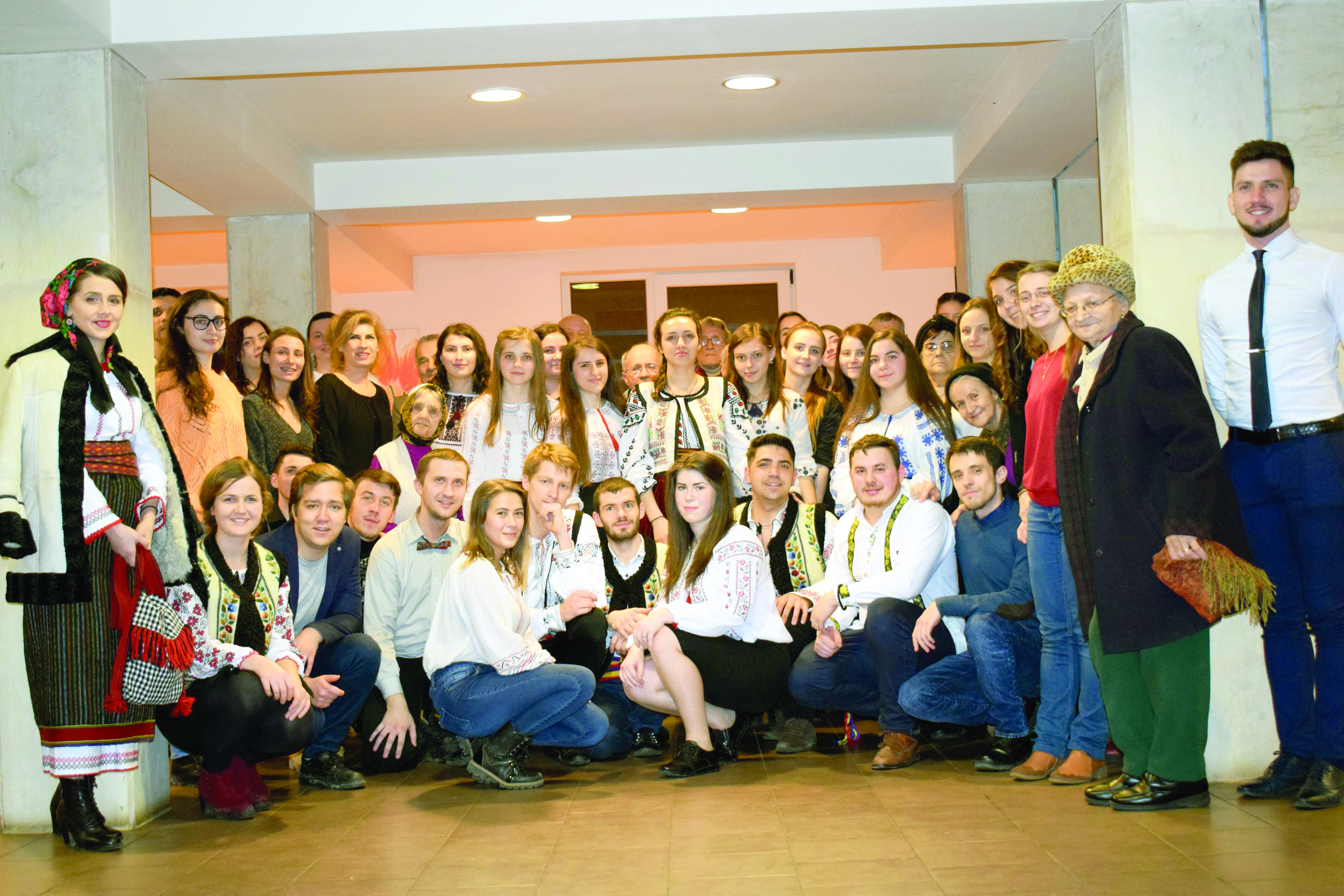 O seară românească a tinerilor de ieri şi de azi