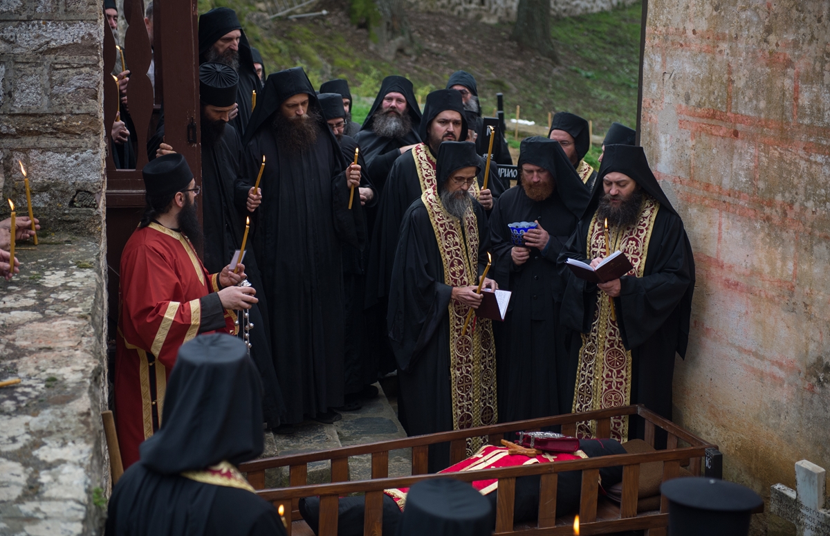 A trecut la Domnul părintele Chiril de la Hilandar, „micul gigant” al Sfântului Munte