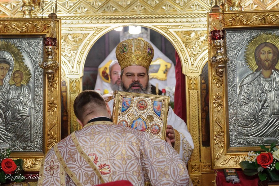 Slujbe arhiereşti în Mitropolia Moldovei şi Bucovinei