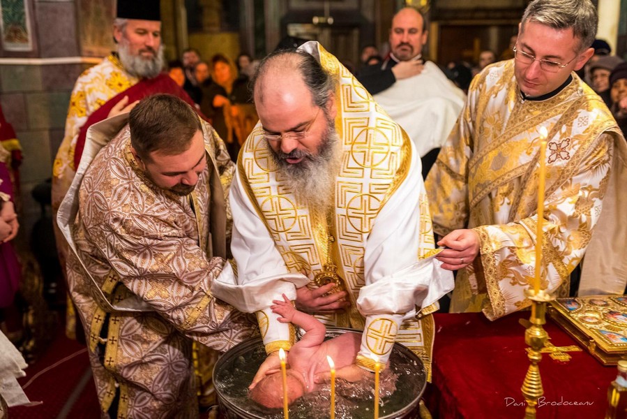 Slujbe arhiereşti în Mitropolia Moldovei şi Bucovinei