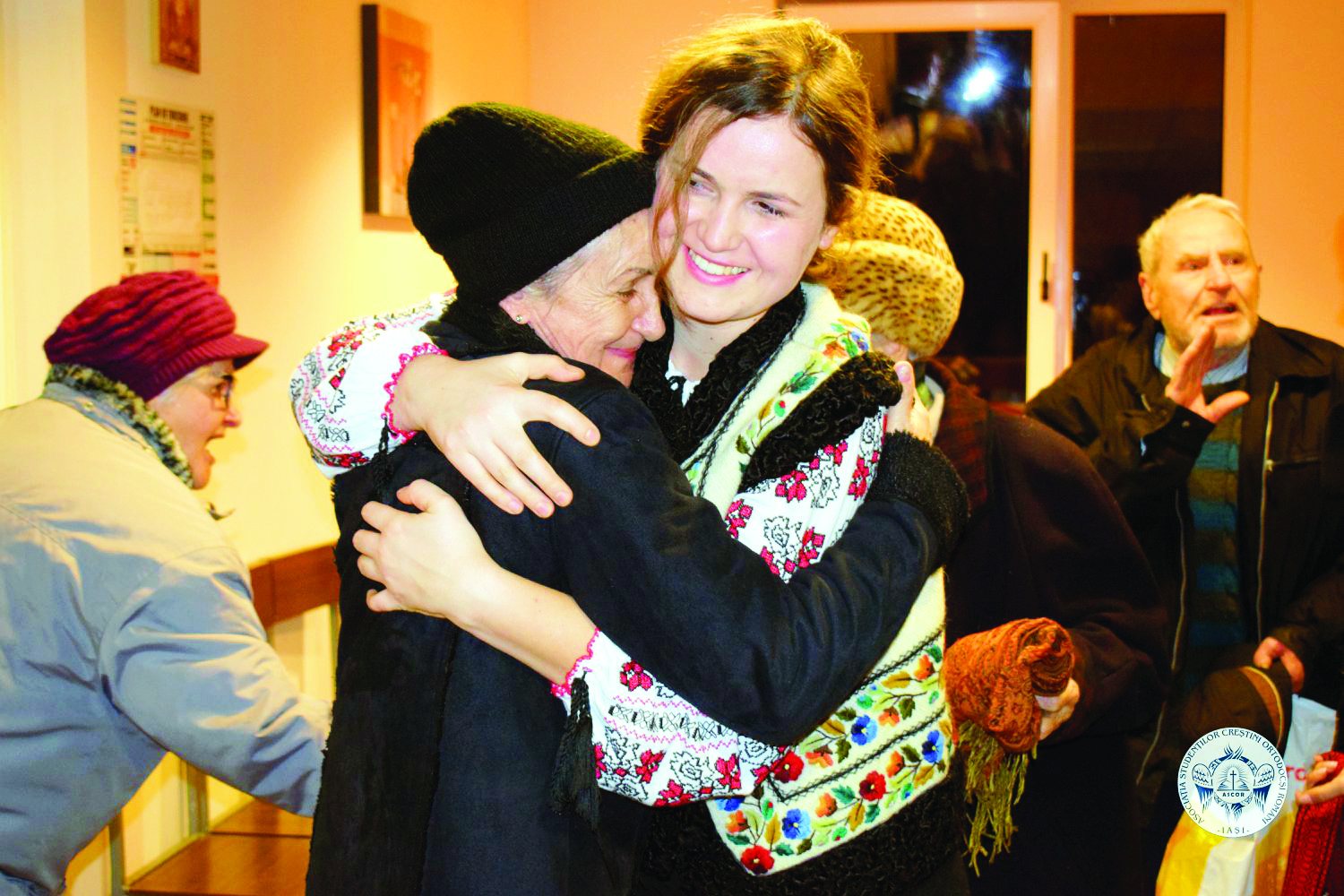 O seară românească a tinerilor de ieri şi de azi