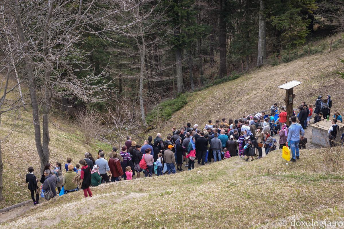 Izvorul Maicii Domnului de la Horăicioara / Foto: Oana Nechifor Izvorul Maicii Domnului de la Horăicioara