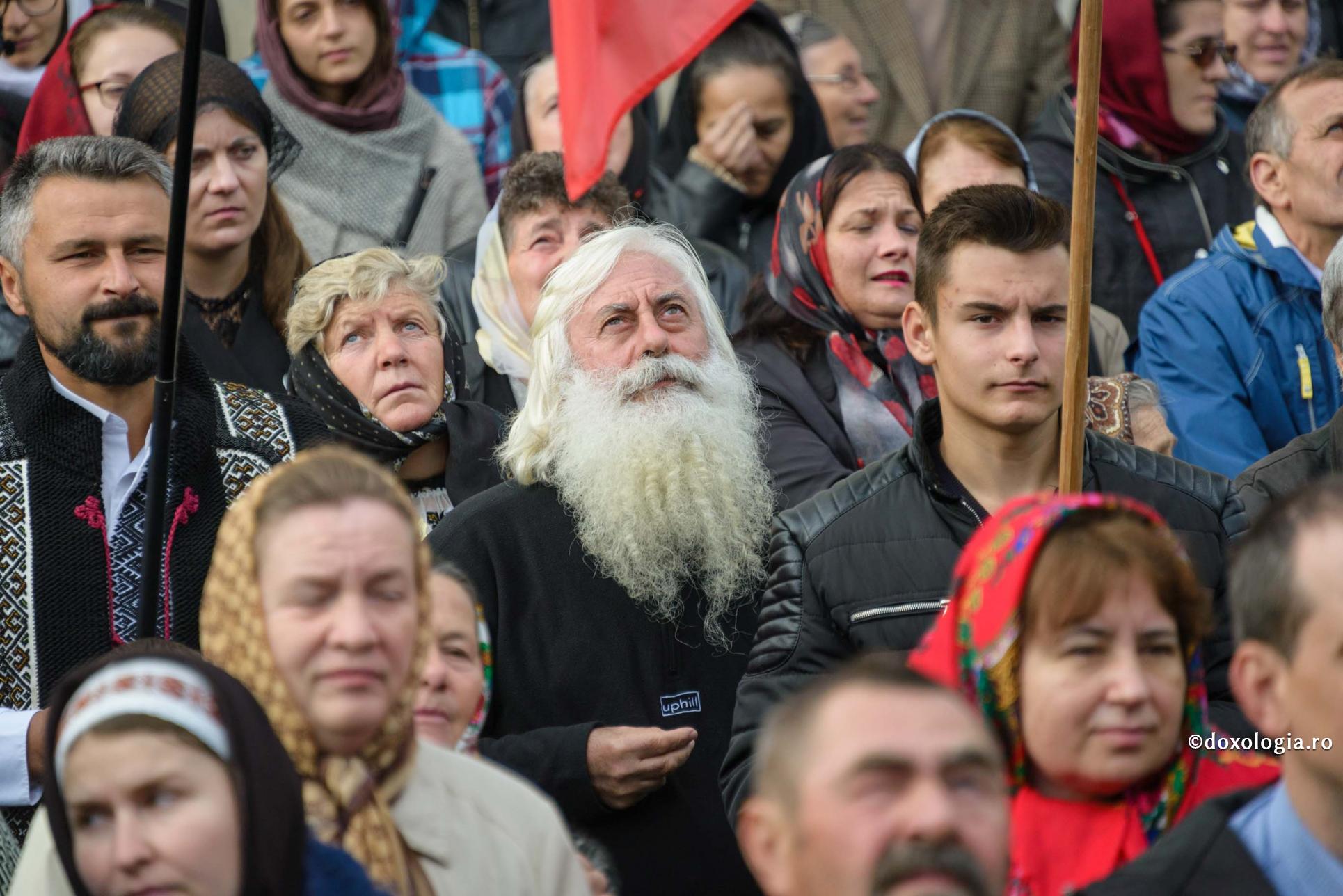 (Video) „Dacă privesc și trăiesc numai pe orizontală, viața mea are un sens mic și neîmplinitor”