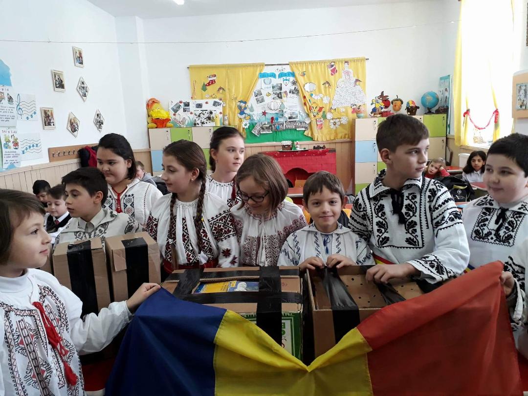 Proiectul „Cartea uneşte inimi“, în Parohia Asău