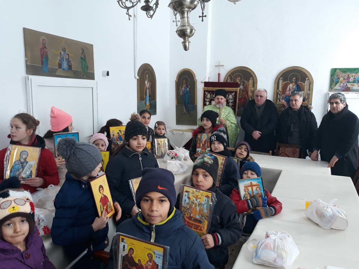 „Liturghie şi filantropie“ la Moineşti