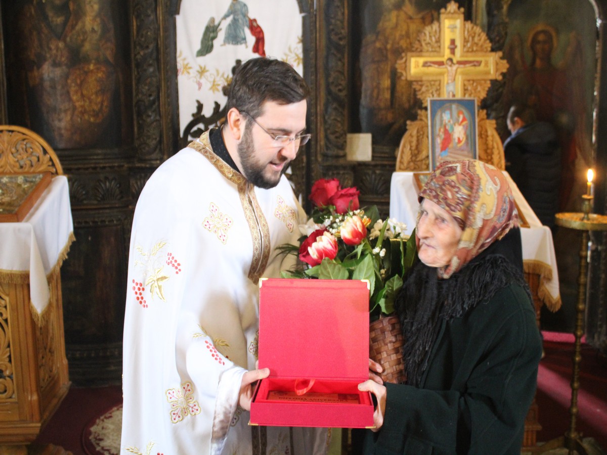 Moment festiv în Parohia Cucuteni - Leţcani