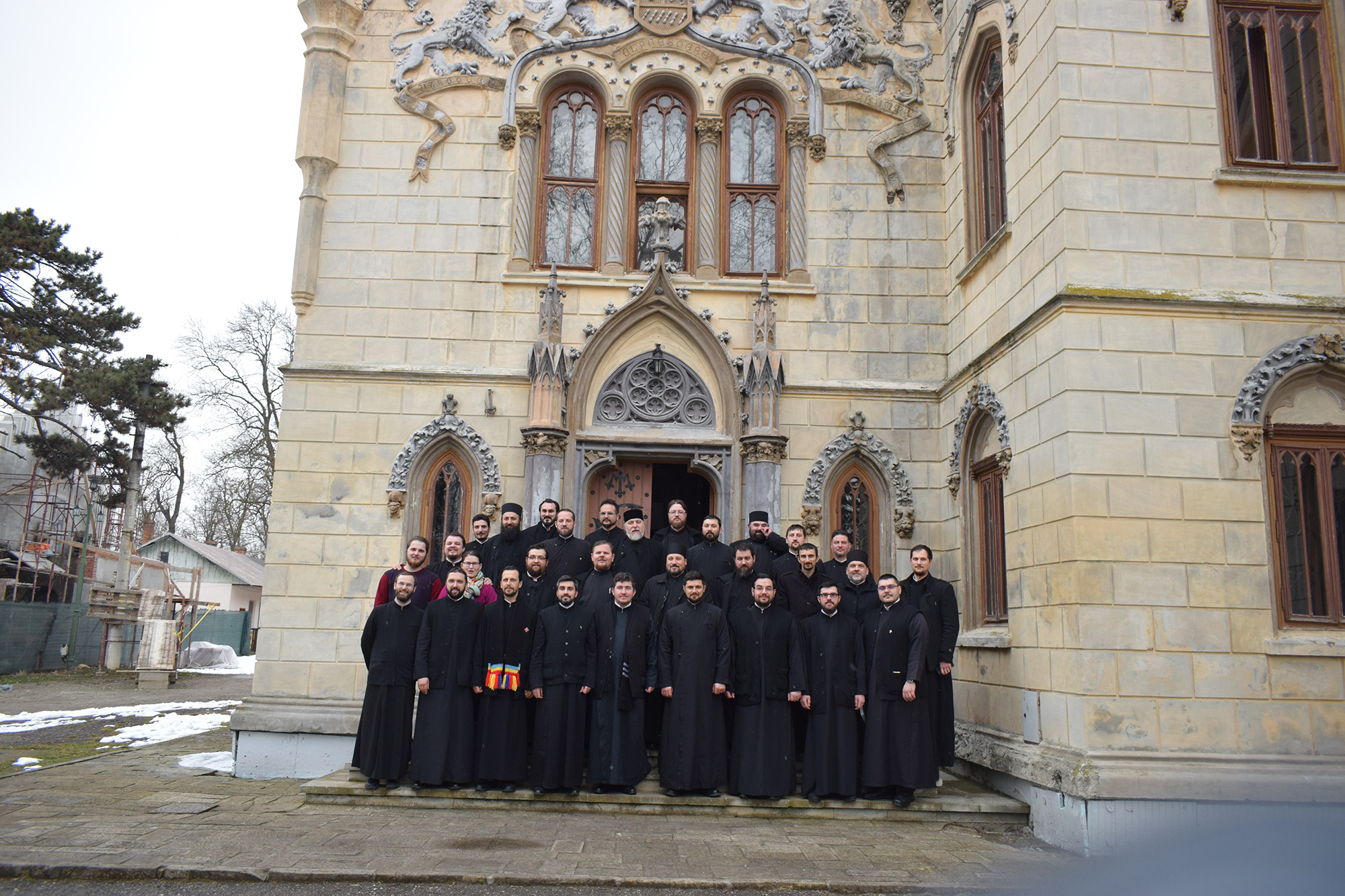 Întâlnire de lucru pentru îmbunătăţirea activităţilor cu tinerii