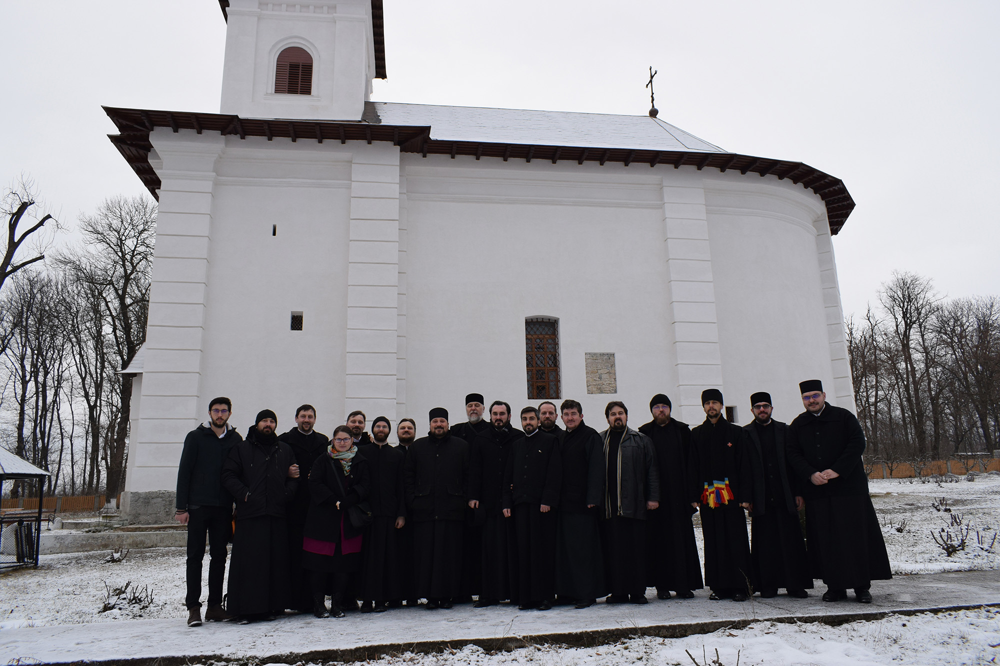 Întâlnire de lucru pentru îmbunătăţirea activităţilor cu tinerii