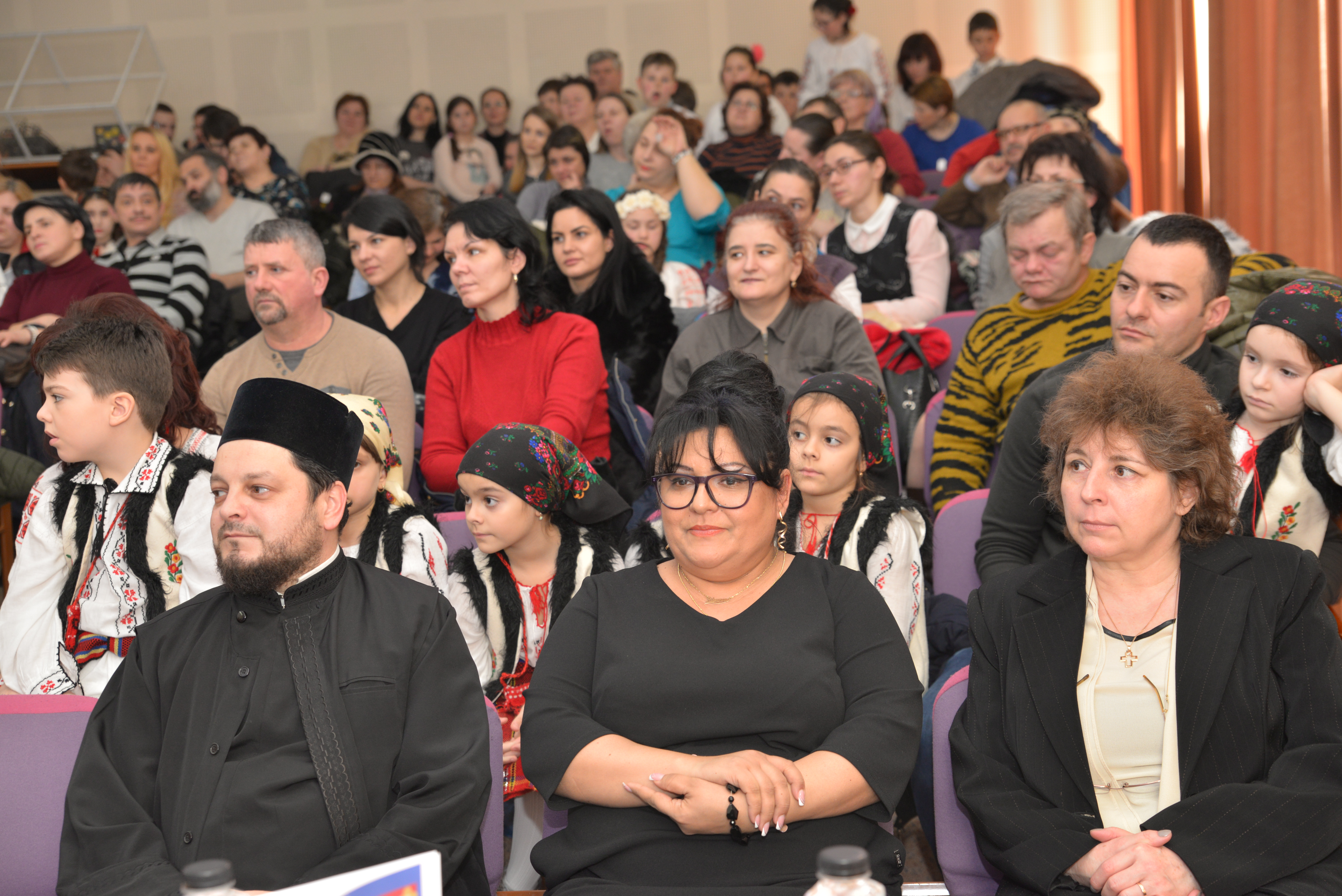 Peste 350 de copii la etapa judeţeană a concursului „Din suflet de creştin“ Peste 350 de copii la etapa judeţeană a concursului „Din suflet de creştin“