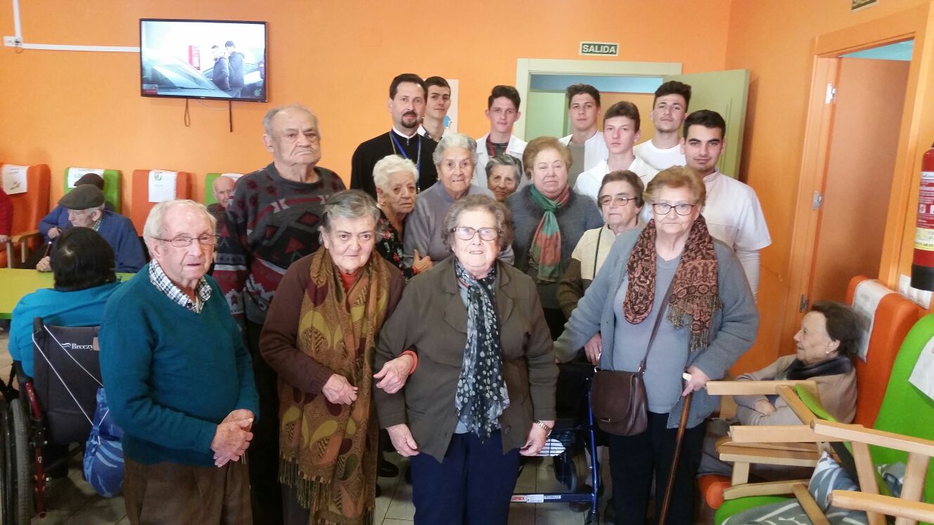 Elevi teologi,  voluntari în domeniul asistenței sociale în Granada- Spania