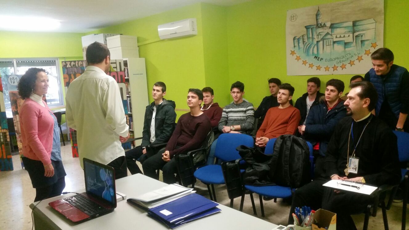 Elevi teologi,  voluntari în domeniul asistenței sociale în Granada- Spania