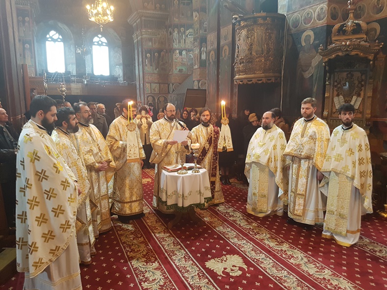 Noi slujitori ai Sfântului Altar în Eparhia Romanului şi Bacăului