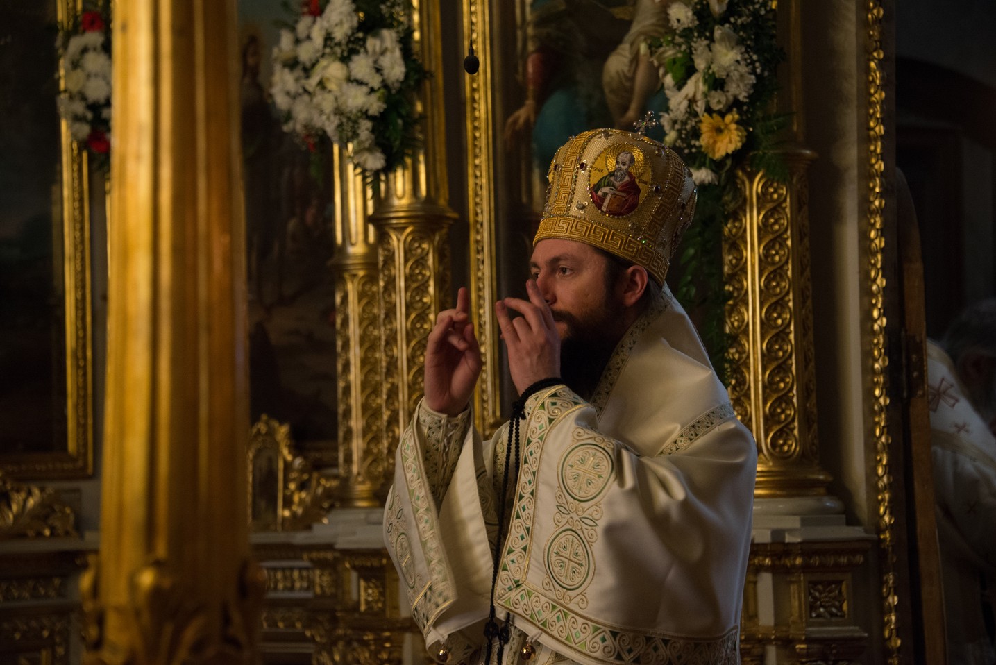 5 ierarhi și zeci de preoți și diaconi, la hramul istoric al Catedralei Mitropolitane din Iași