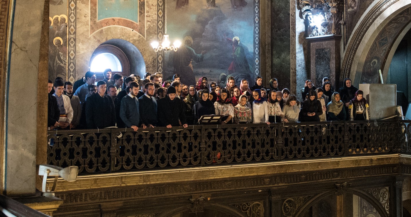 5 ierarhi și zeci de preoți și diaconi, la hramul istoric al Catedralei Mitropolitane din Iași