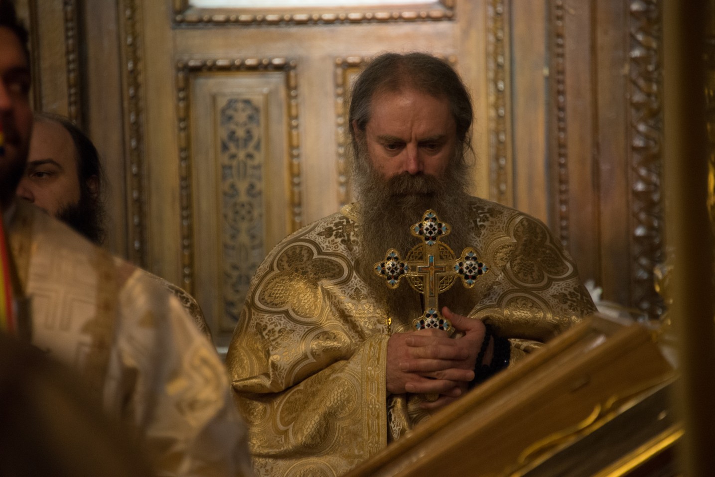 5 ierarhi și zeci de preoți și diaconi, la hramul istoric al Catedralei Mitropolitane din Iași