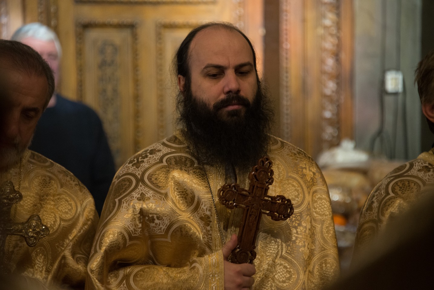 5 ierarhi și zeci de preoți și diaconi, la hramul istoric al Catedralei Mitropolitane din Iași