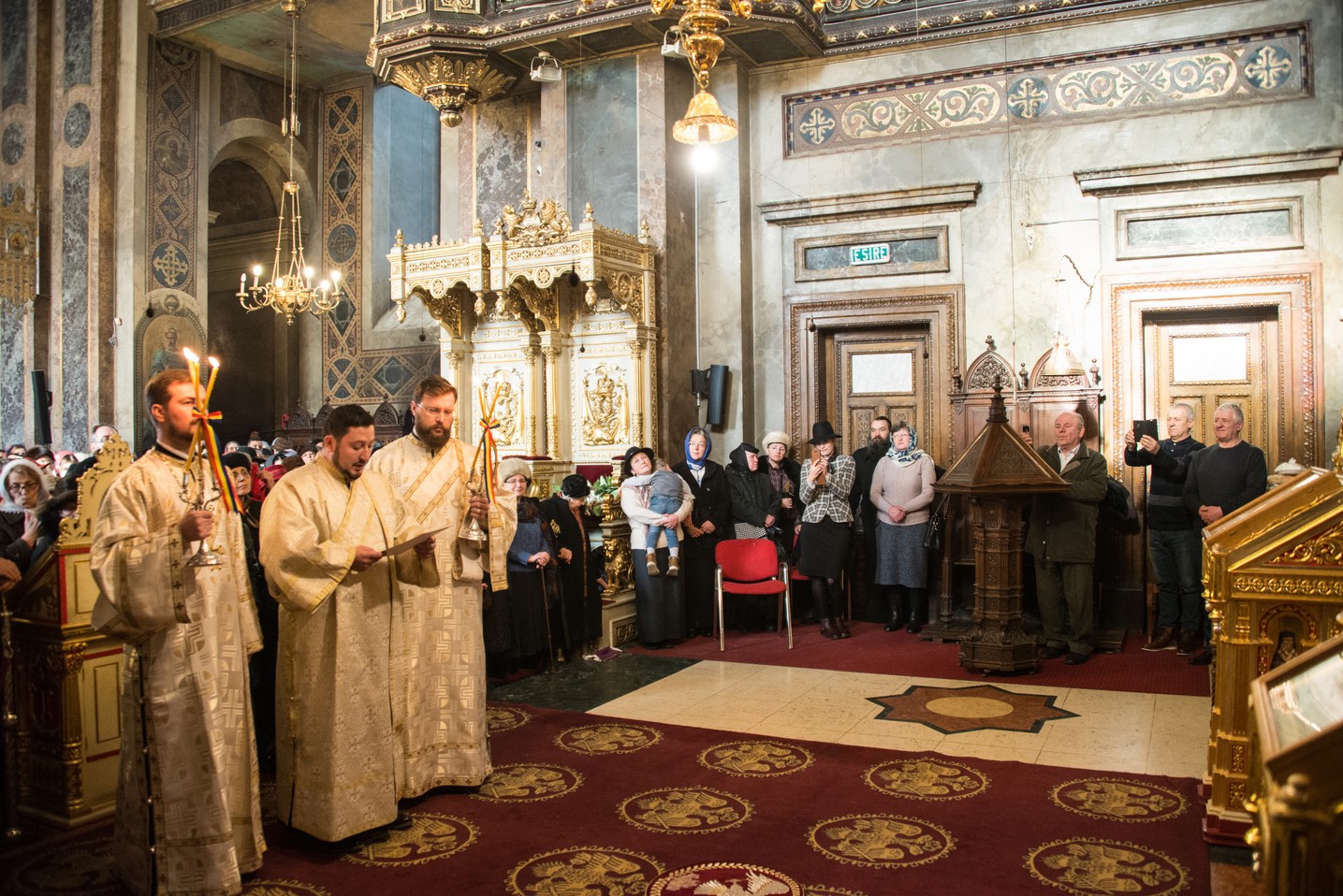 5 ierarhi și zeci de preoți și diaconi, la hramul istoric al Catedralei Mitropolitane din Iași