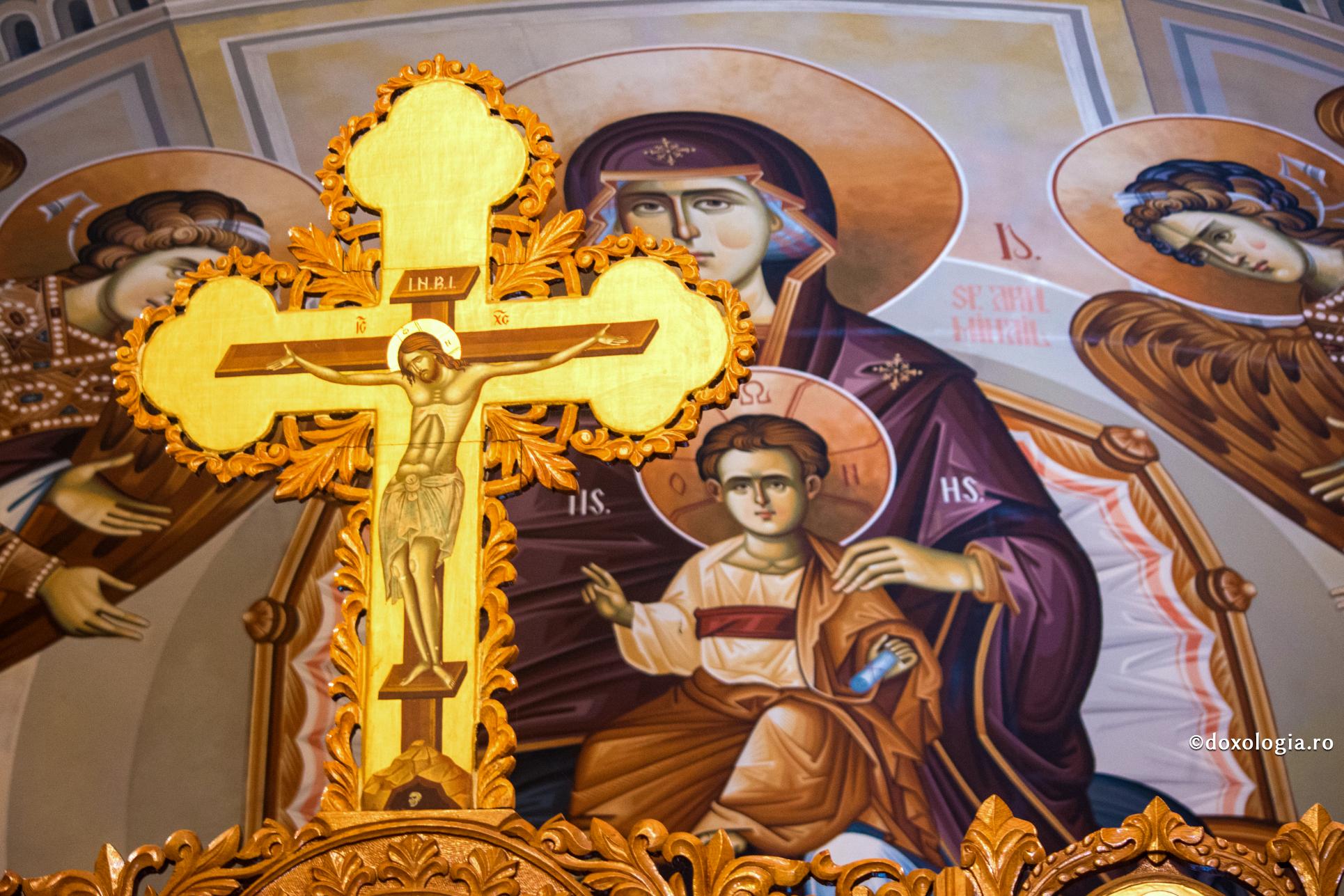 (Video) Maica Domnului, cel dintâi dascăl al blândeții și al smereniei