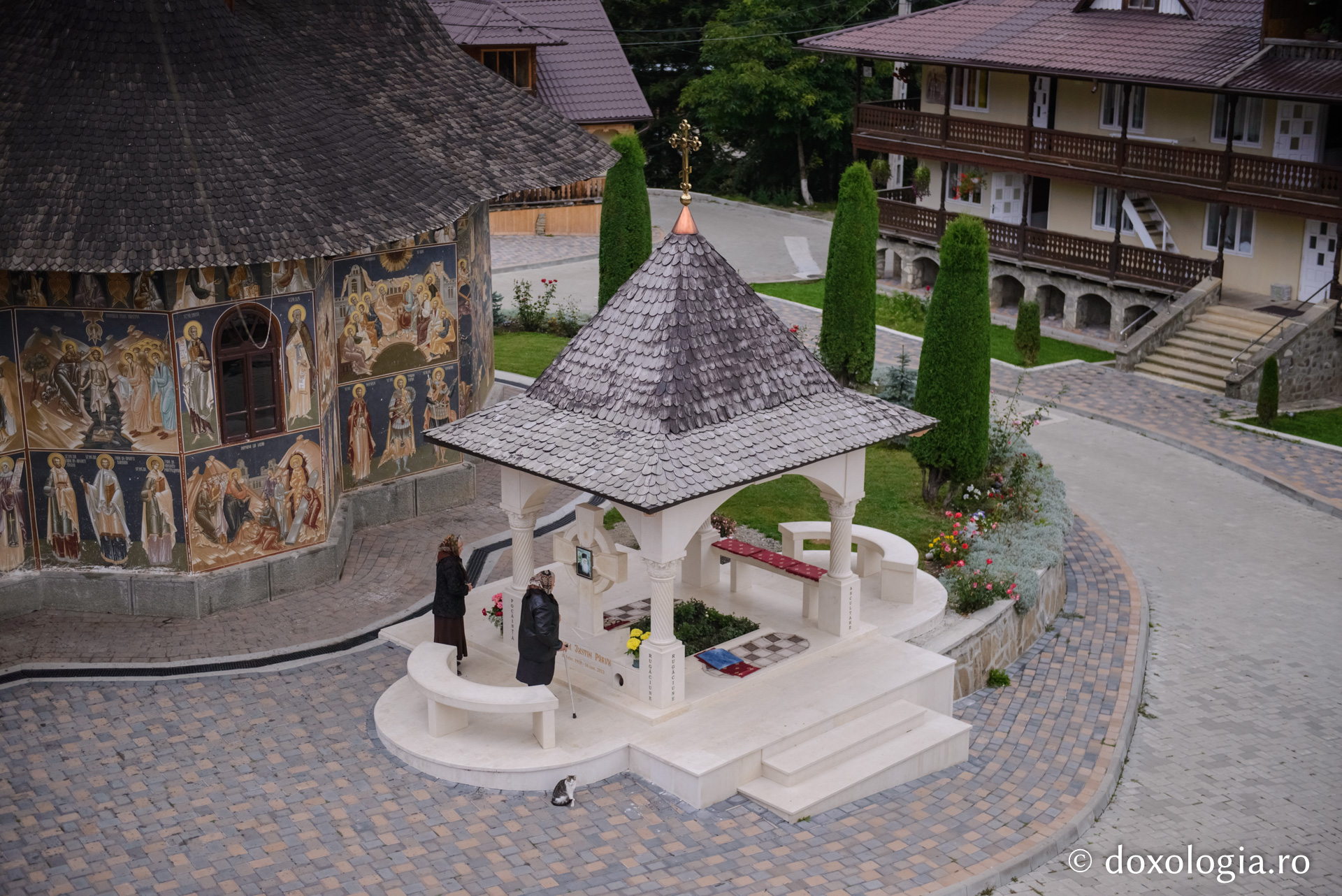 mormântul părintelui Iustin Pârvu