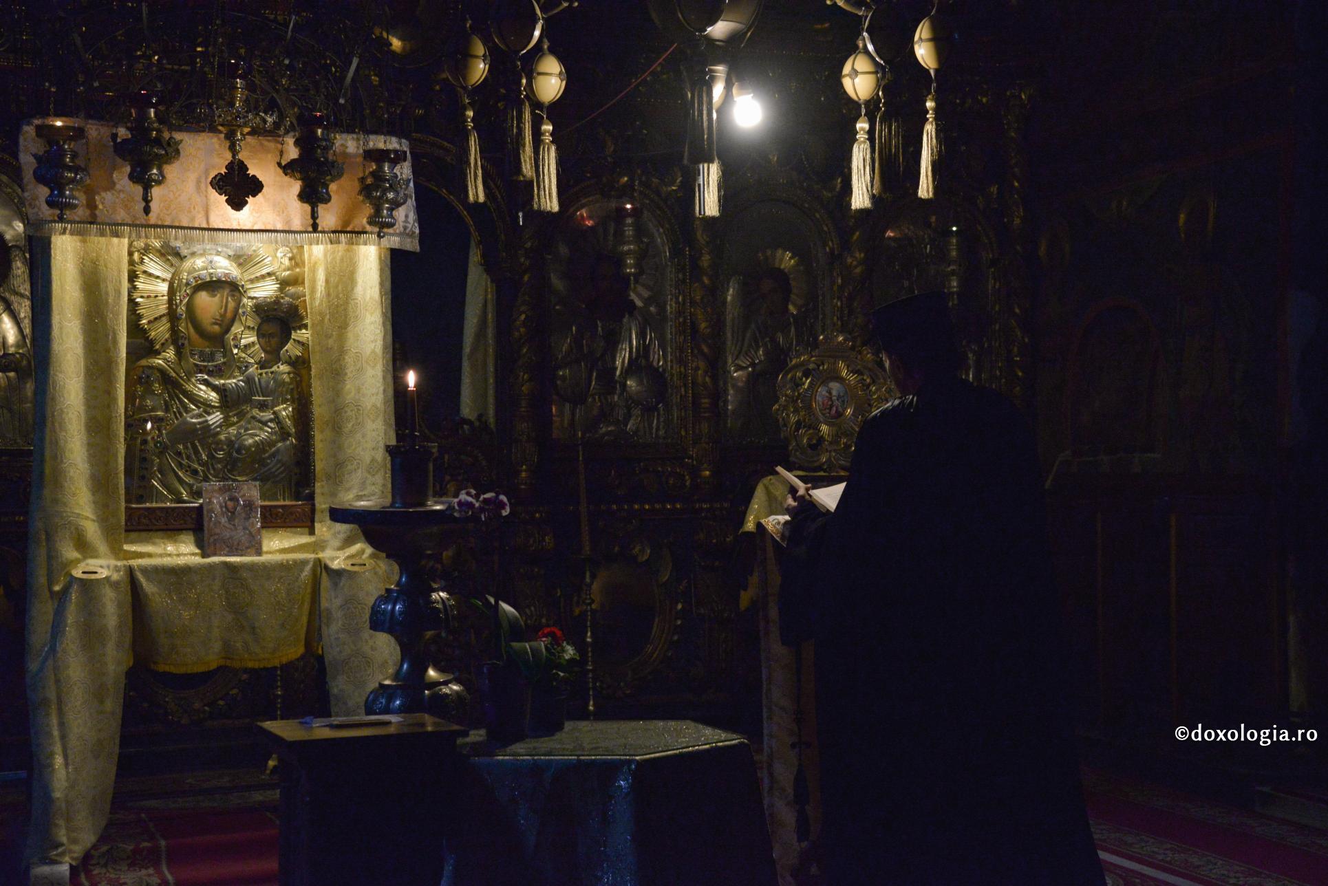 Cum să mă pregătesc pentru rugăciunea de noapte?