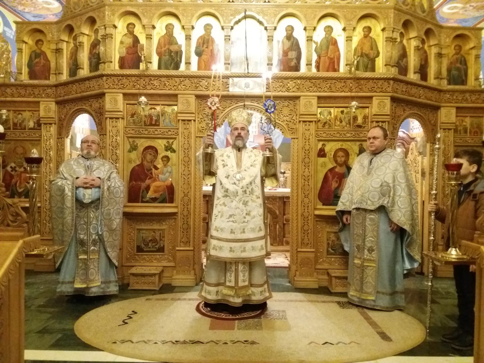 Noi slujitori ai Sfântului Altar în Eparhia Romanului şi Bacăului