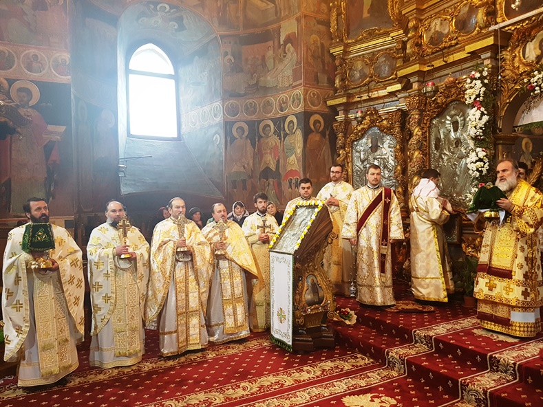 Noi slujitori ai Sfântului Altar în Eparhia Romanului şi Bacăului