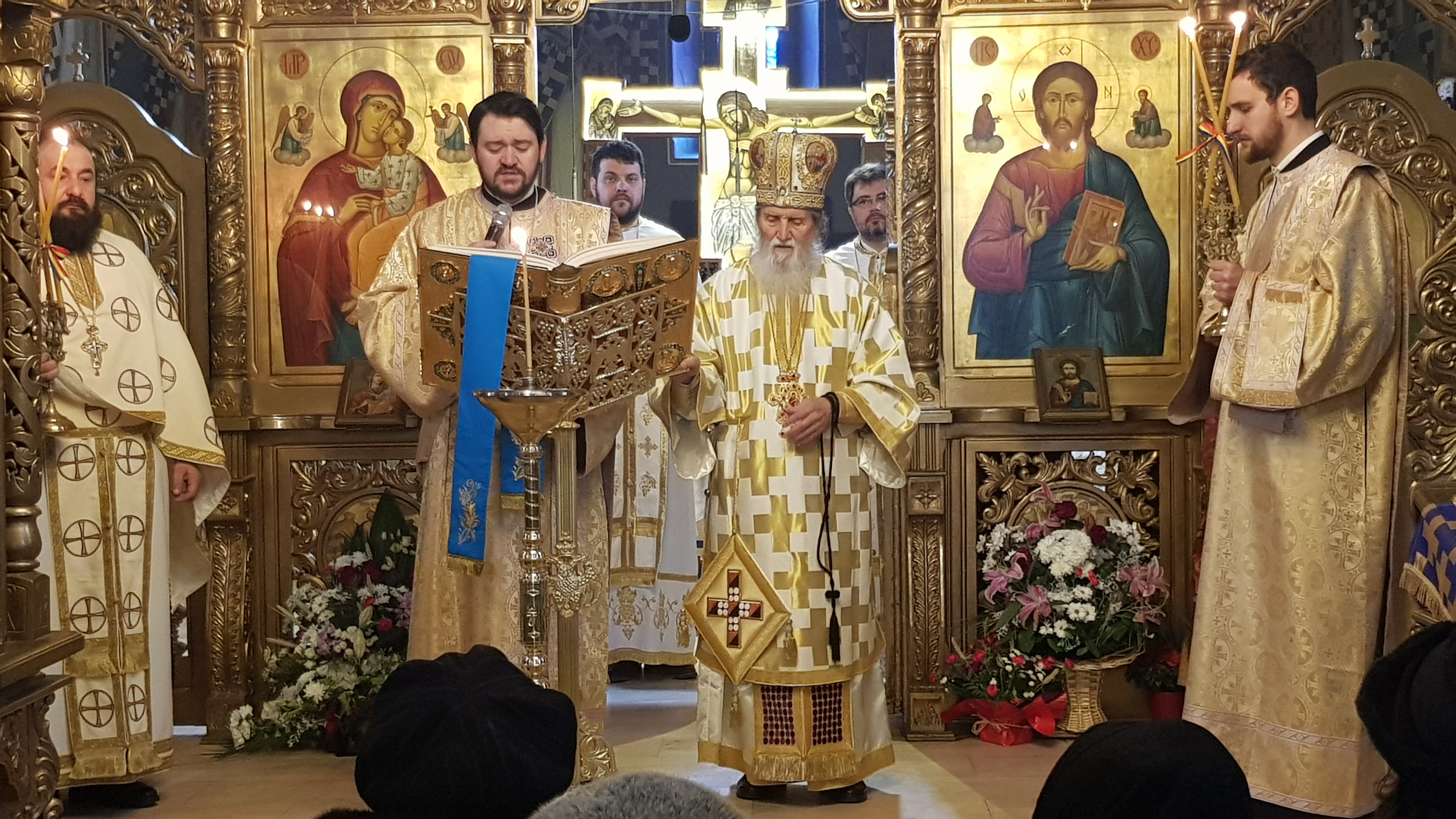 Slujbe arhiereşti la Suceava şi la Roman